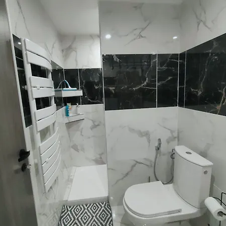 1 Ch Renove Avec Piscine Apartment